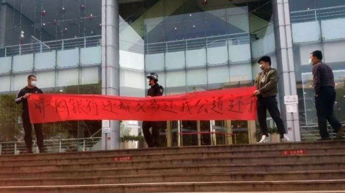 名稱:  m0423-ql1p1.jpg
檢視次數: 987
檔案大小:  65.3 KB